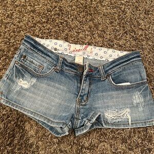 Women’s O’Neill low rise shorts size 1